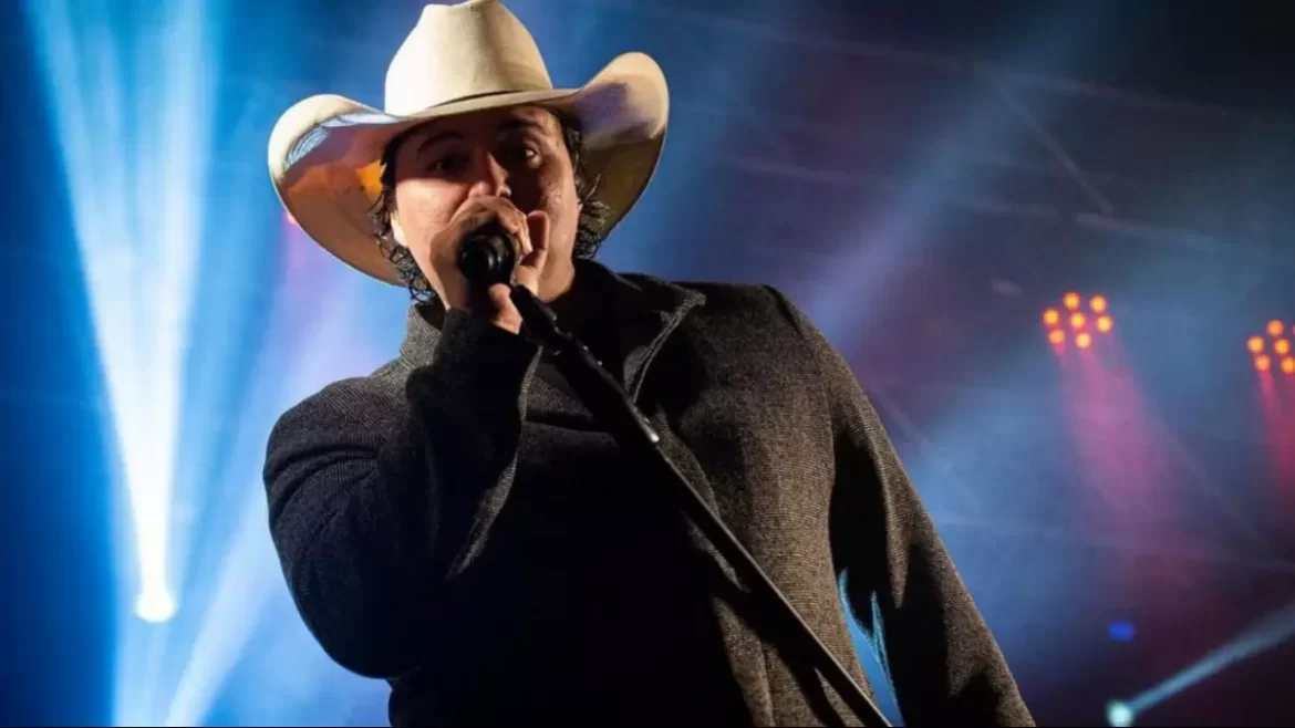 Cantor sertanejo Aleksandro, de dupla com Conrado, morre em acidente de ônibus