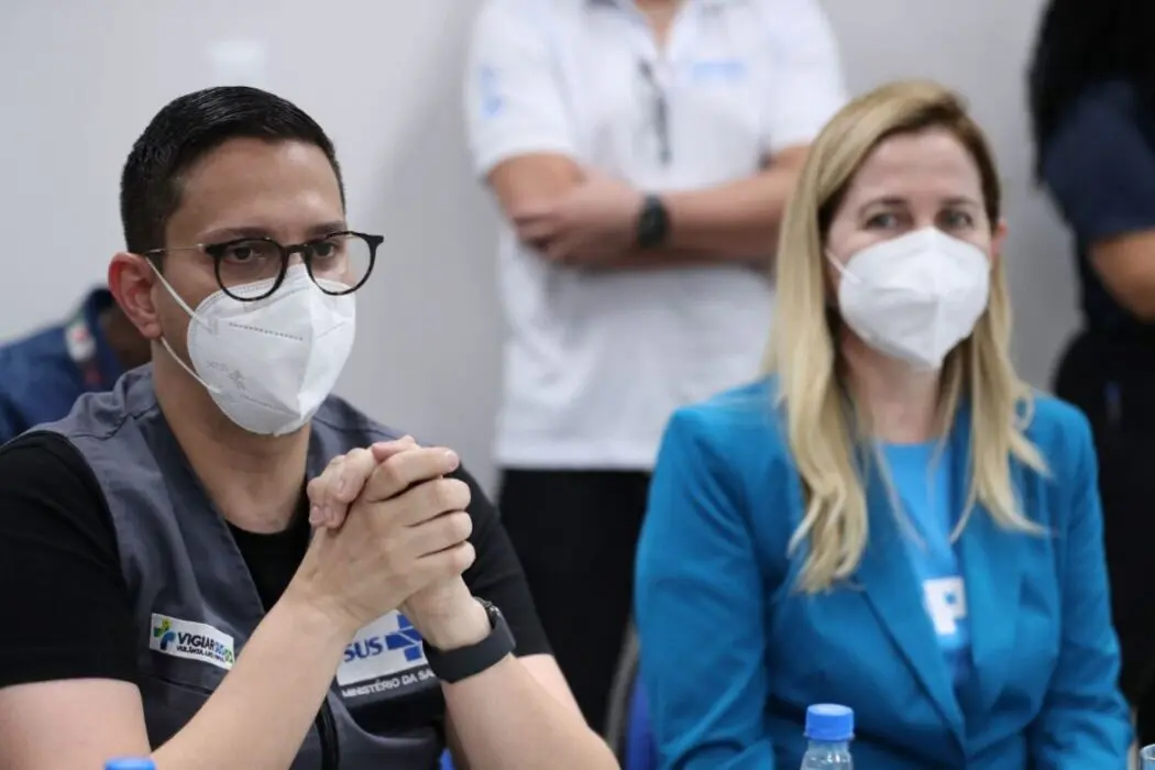 Governo do Amazonas recepciona diretora da OMS em visita ao Hospital Delphina Aziz