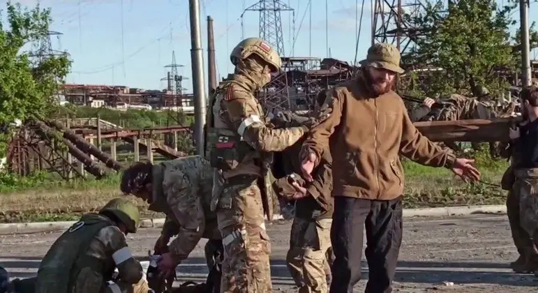 O que acontecerá com os prisioneiros de guerra na Ucrânia?