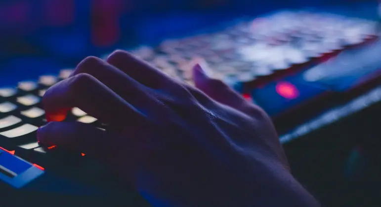 Governo zera imposto de importação de peças de carro e itens de informática