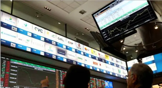 Quedas do Ibovespa continuam em meio a preocupação com juros e recessão