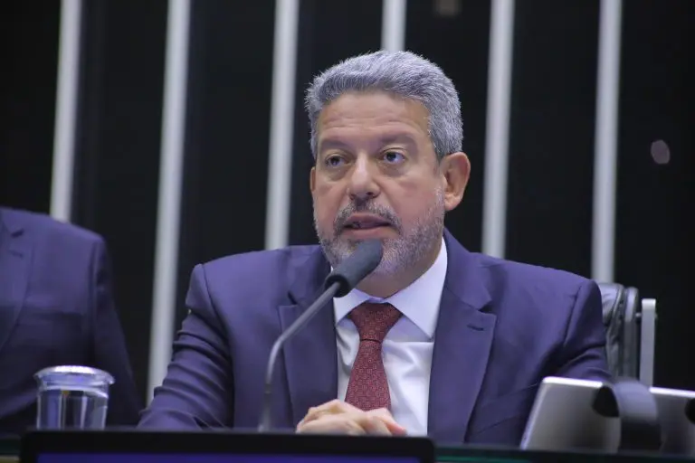 Lira: Câmara vai continuar votando propostas sobre energia e combustível