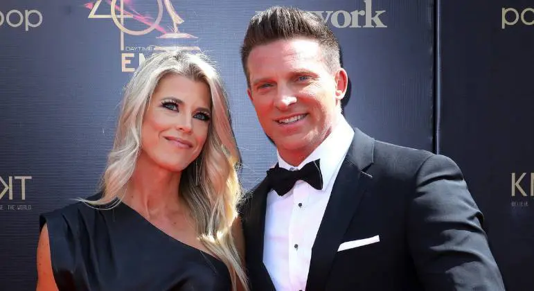 Ator Steve Burton anuncia separação da esposa grávida: 'O filho não é meu'