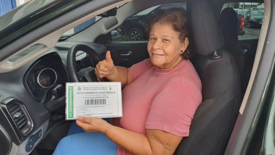Prefeitura estende para cinco anos prazo de validade para credencial de estacionamento em