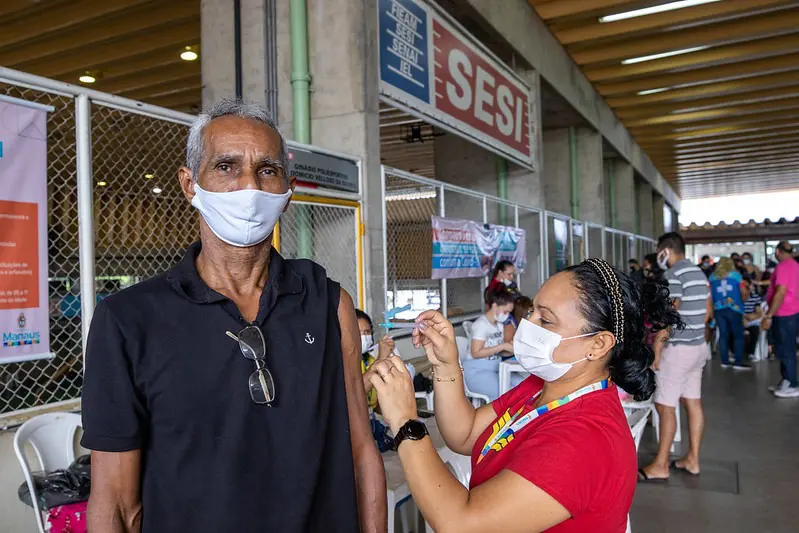 Vacina contra a Covid-19 será oferecida em 50 locais durante a semana