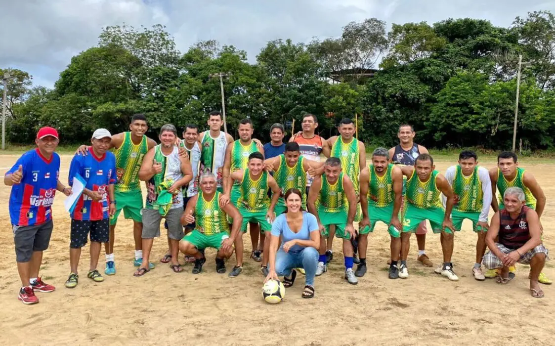 Varlene Gonçalves homenageia atlestas comunitários no Dia do Trabalhador