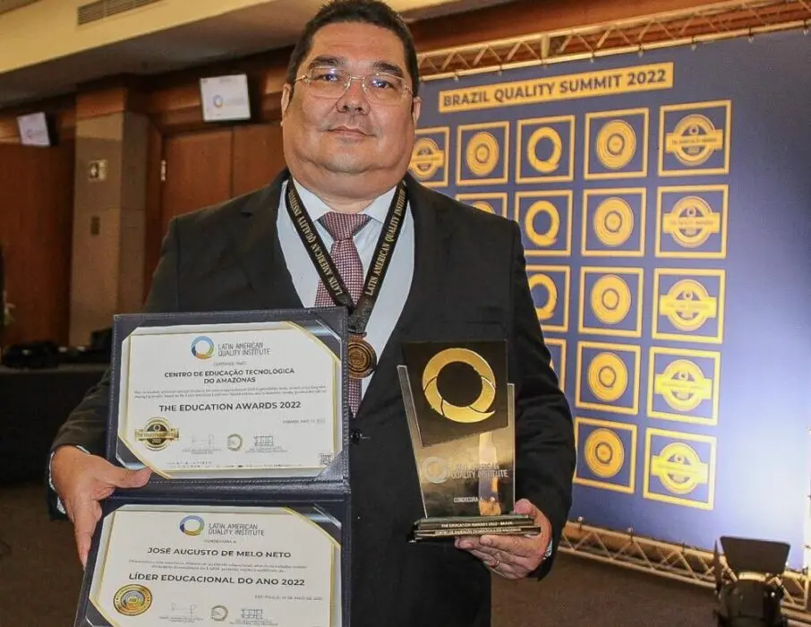 Diretor-presidente do Cetam recebe título de Líder Educacional do Ano 2022