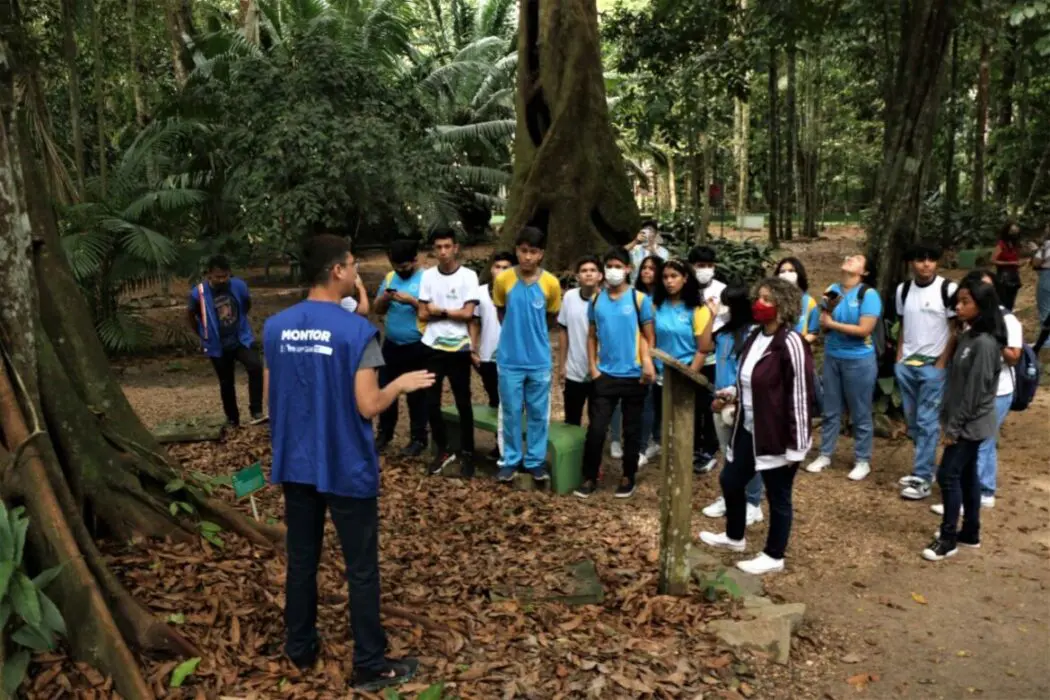 Estudantes de escola estadual visitam o Bosque das Ciências em reabertura do espaço