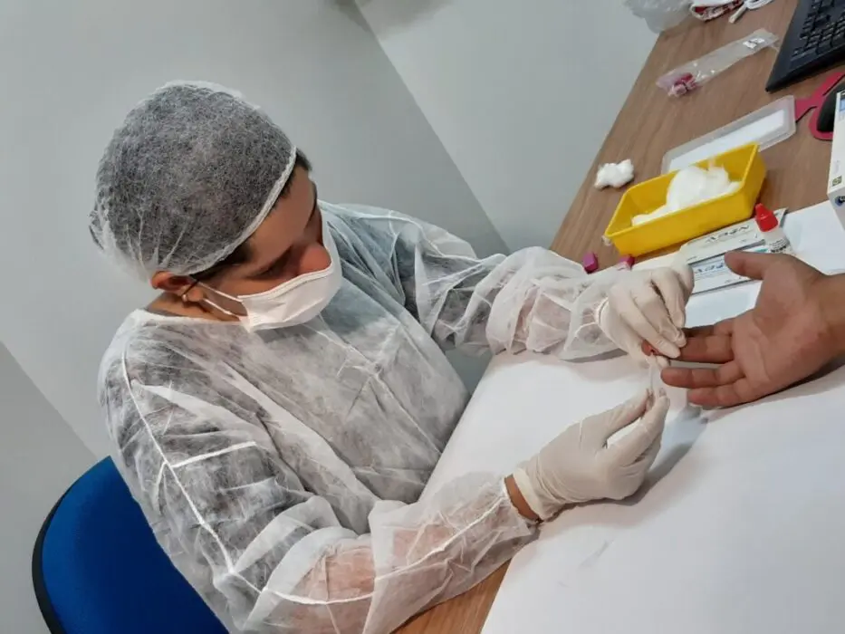 FMT-HVD promove ação de testagem para ISTs na rodoviária de Manaus