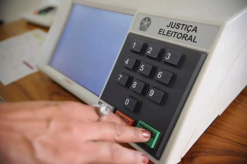 Relatório final aponta que sistema de votação é 'íntegro' e 'seguro'