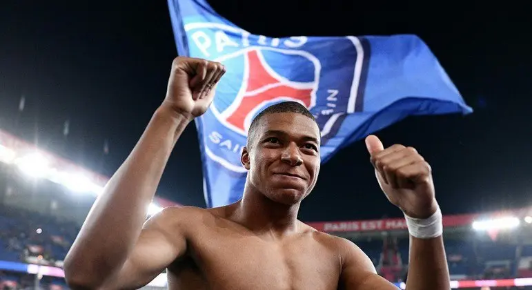 PSG prepara 'revolução' interna depois de manter Mbappé