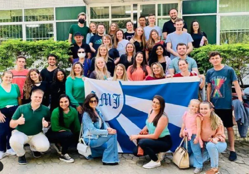 Empresário leva 60 doadores e faz festa de 30 anos em hemocentro
