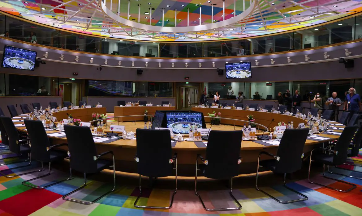 União Europeia planeja eliminar gás russo em meio à alta inflação