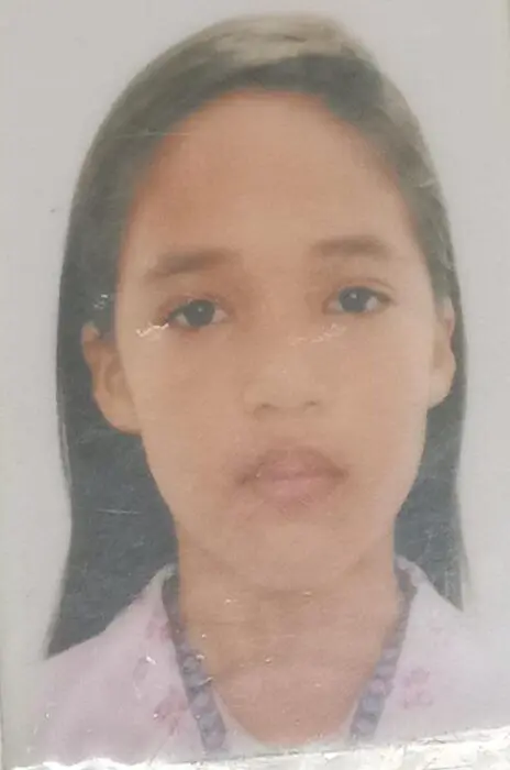 Família procura por adolescente que desapareceu ao sair de casa pra ir à escola 