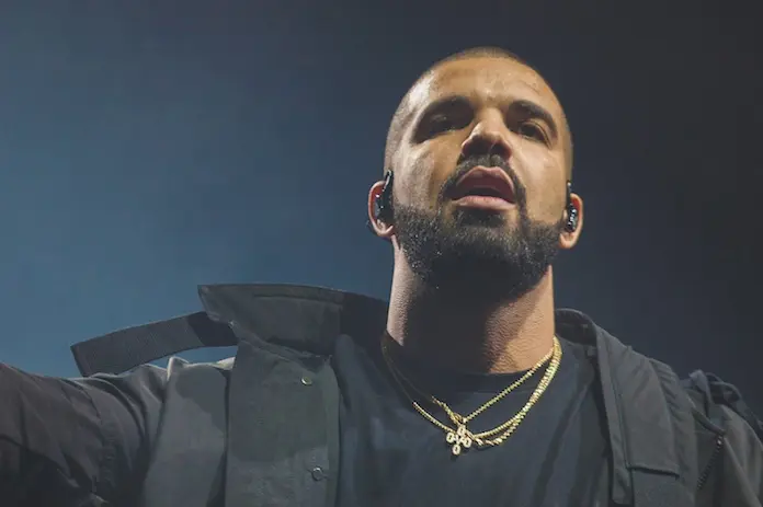 Drake usa rimas para desabafar em manifesto lançado junto de seu novo disco “Honestly, Nevermind”; leia