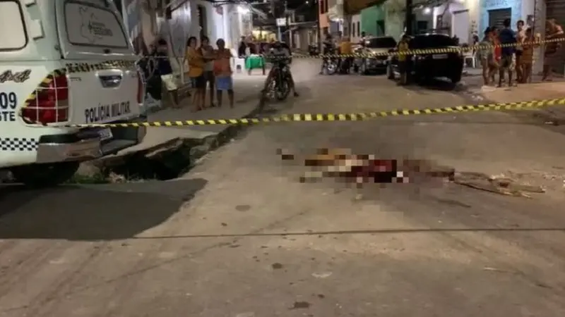 Dupla é assassinada a pauladas após roubo a ônibus
