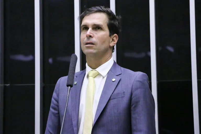 Comissão aprova projeto que obriga preso a pagar por custo de tornozeleira eletrônica