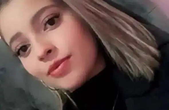 Jovem é assassinada pelo ex-namorado na frente da filha após discussão