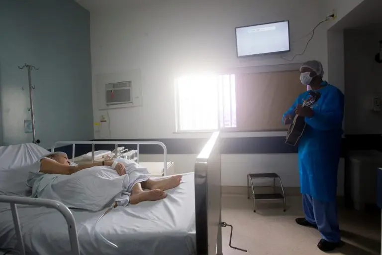 Comissão debate regulamentação da profissão de musicoterapeuta