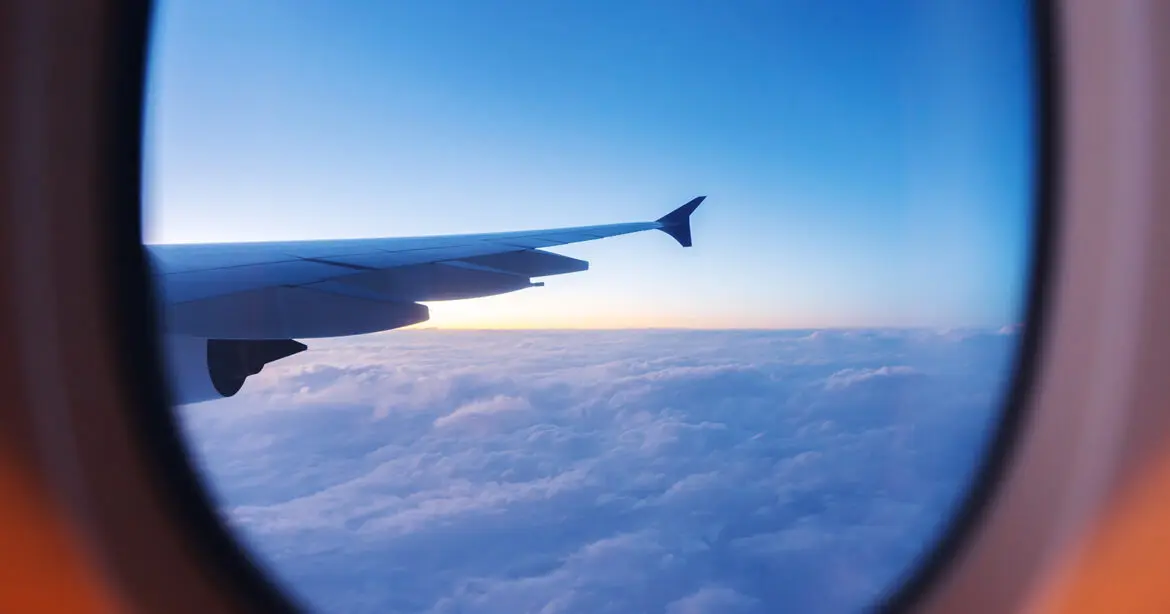 Aposentados poderão comprar passagem aérea por até R$ 200 cada trecho