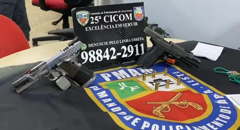 Para fugir de membros de facção criminosa, dupla rouba carro e é presa