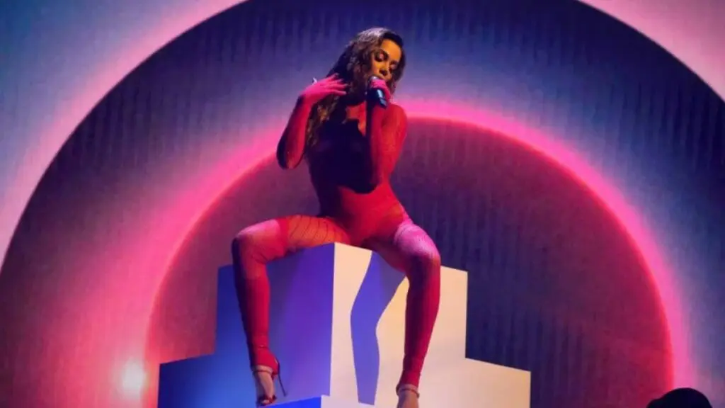 Anitta revela que pensa em lançar um “funk melody” em inglês