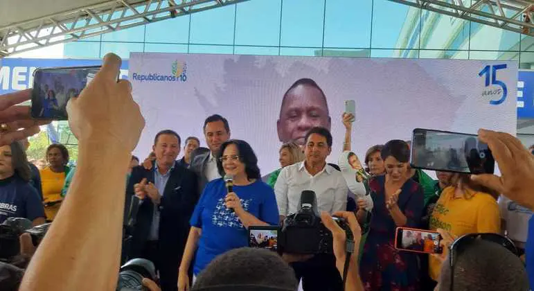 Republicanos confirma ex-ministra Damares na disputa ao Senado