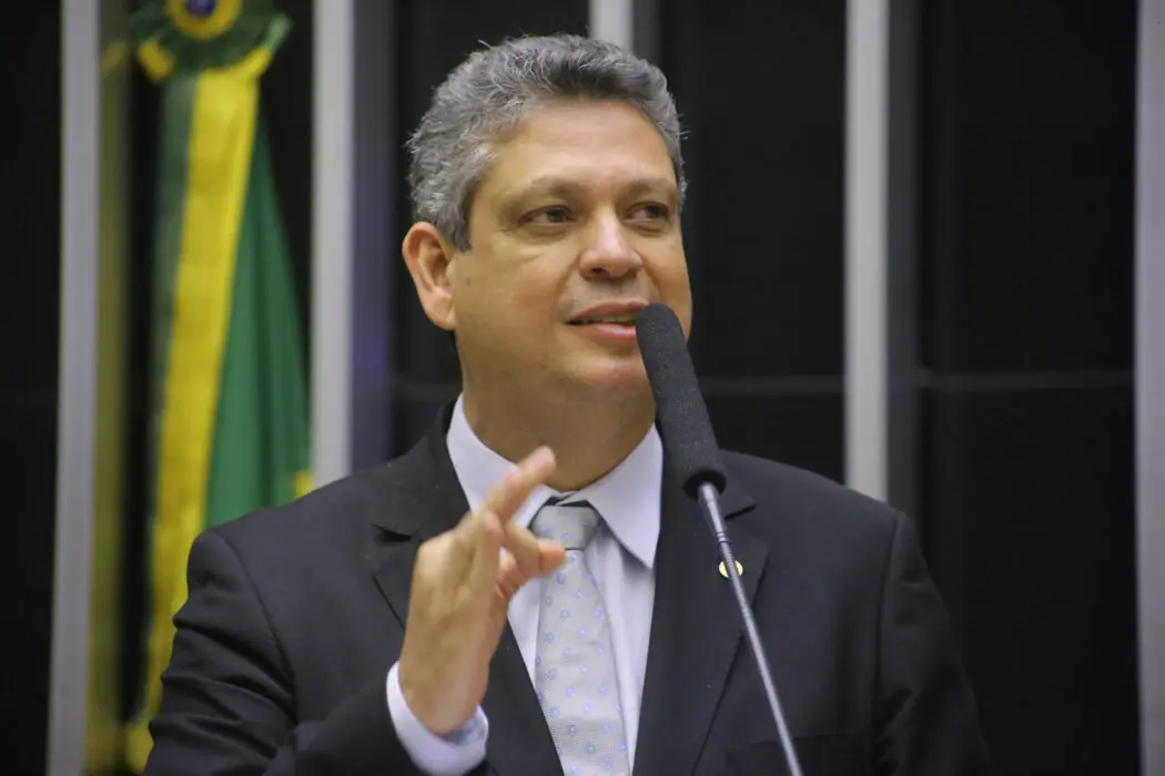 Projeto cria programa para auxiliar professores na compra de casa própria