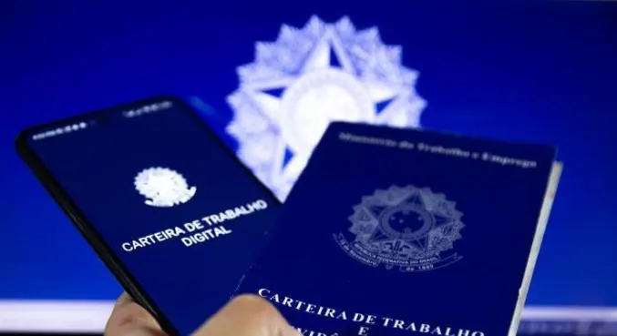Pedidos de demissão voluntária aumentam e batem recorde em um ano