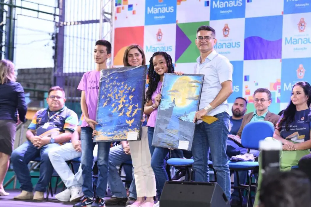 Prefeito David Almeida reinaugura escola municipal Antônio Matias Fernandes com capacidade para 590 estudantes