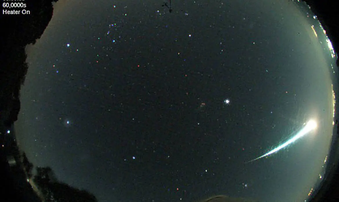 Meteoro superbrilhante é avistado em município de Minas Gerais