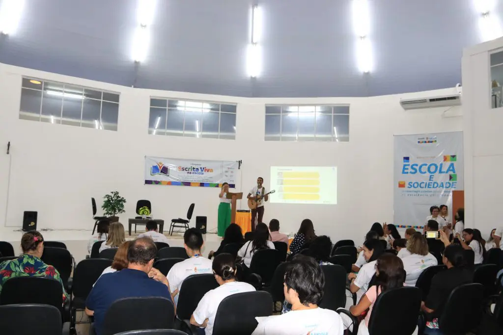 Prefeitura de Manaus realiza Simpósio com professores do programa de tutoria da Semed