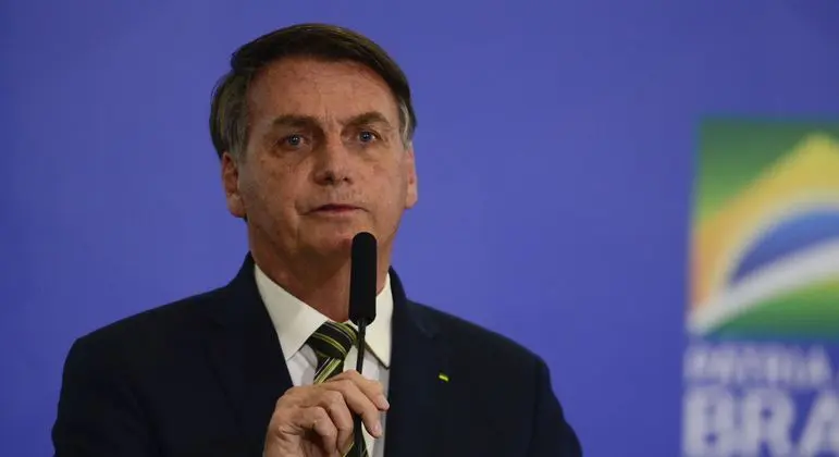 Maiara usa look avaliado em mais de R$ 60 mil para se apresentar na Festa do Peão de Barretos