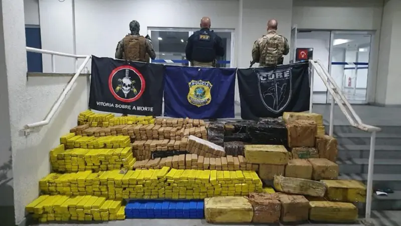 Polícia intercepta comboio transportando 1,5 tonelada de maconha para o Rio de Janeiro