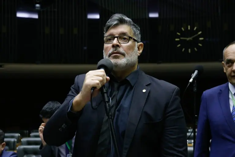 Proposta prevê equipamentos de segurança no transporte público contra enchentes e desastres