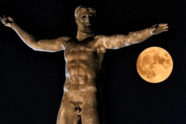 Terceira e última Superlua do ano gera belas imagens ao redor do mundo