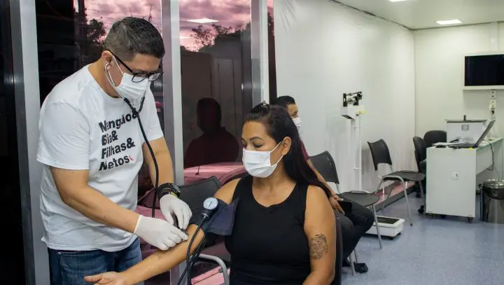 UBS Móvel da Prefeitura inicia atendimentos na Baixada Fluminense, zona Norte de Manaus