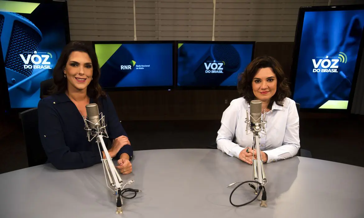 Com apresentação exclusivamente feminina, A Voz do Brasil faz história