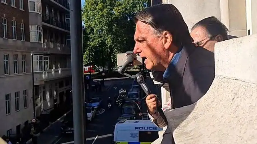 Em Londres, Bolsonaro diz que ganha no 1º turno