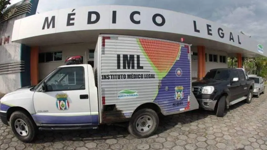 Homem é assassinado e tem corpo abandonado às margens de avenida