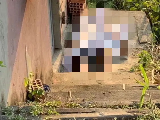 Homem é morto a tiros na frente da esposa e do filho