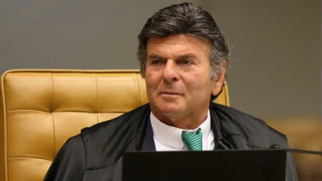 Fux absolve Bolsonaro dos cinco crimes da trama golpista