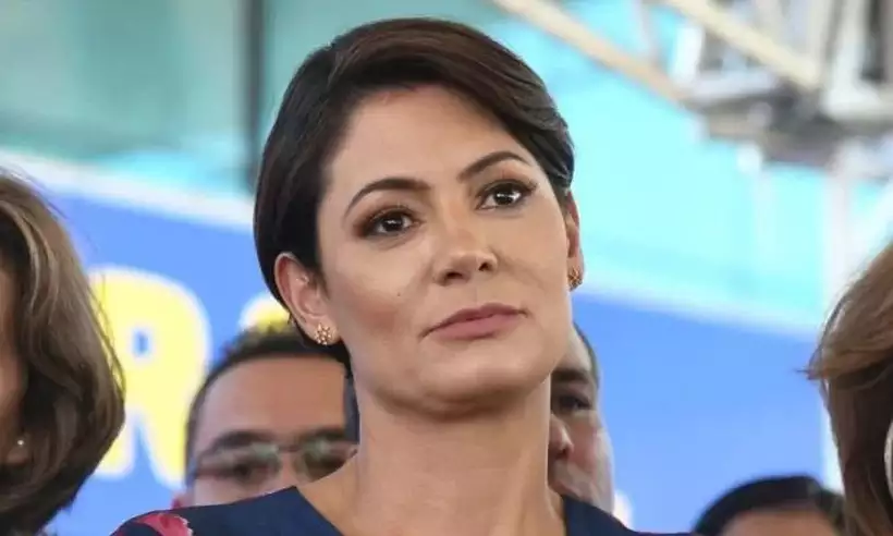 Michelle Bolsonaro lamenta ter de doar pets: "Meu coração dói"