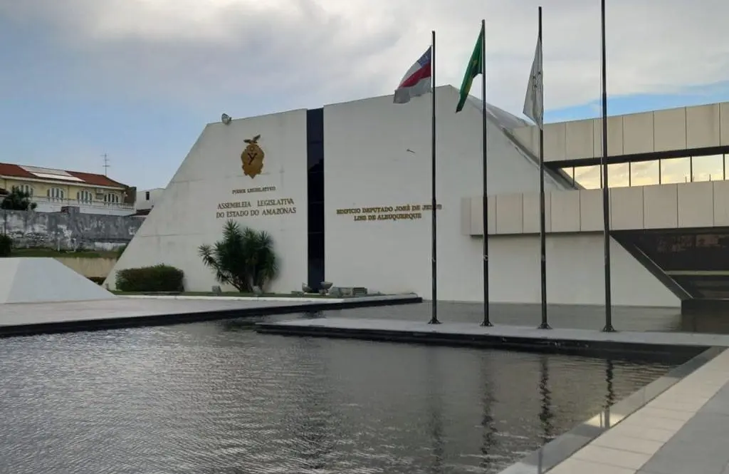 Aleam aprova PL que retira de ex-governadores interinos benefício de ter seguranças e assessoresao Banco do Brasil 