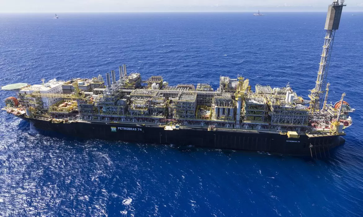 P-71 produzirá até 150 mil barris/dia de petróleo na Bacia de Santos