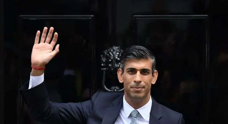'Este governo terá profissionalismo, integridade e responsabilidade', diz novo primeiro-ministro britânico