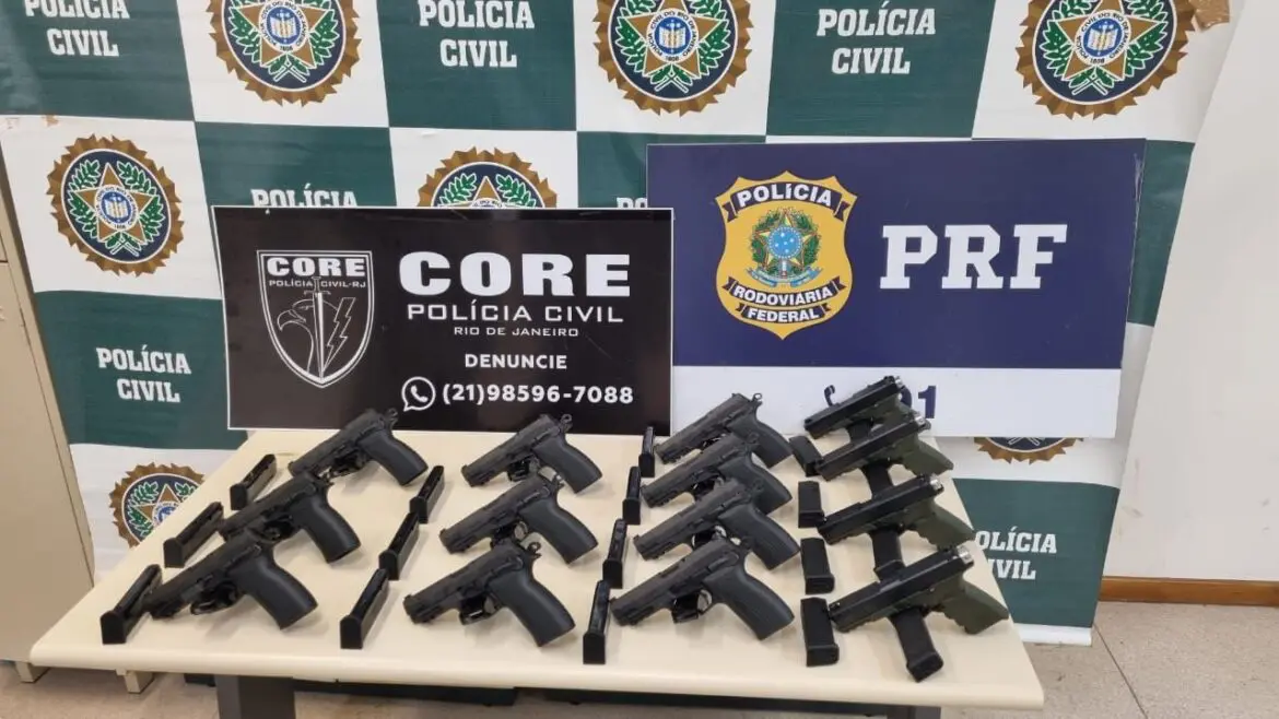 Dupla é presa por transporte de armas para o Rio de Janeiro