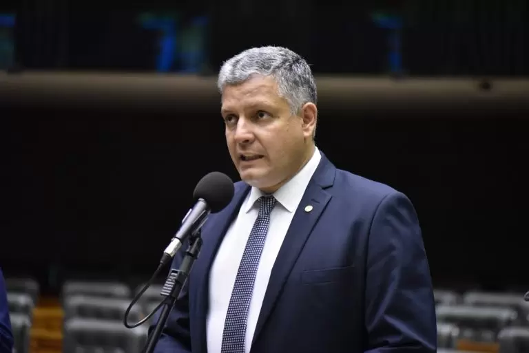 Projeto fixa prazo especial de ingresso em universidades para missionários aprovados em vestibulares