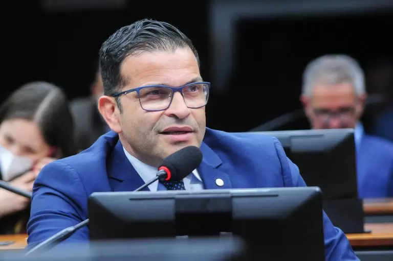 Proposta fixa punição para agentes públicos e responsáveis por casos de alienação parental