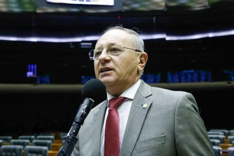 Comissão aprova projeto que cria programa para garantir água potável em regiões afetadas pela seca